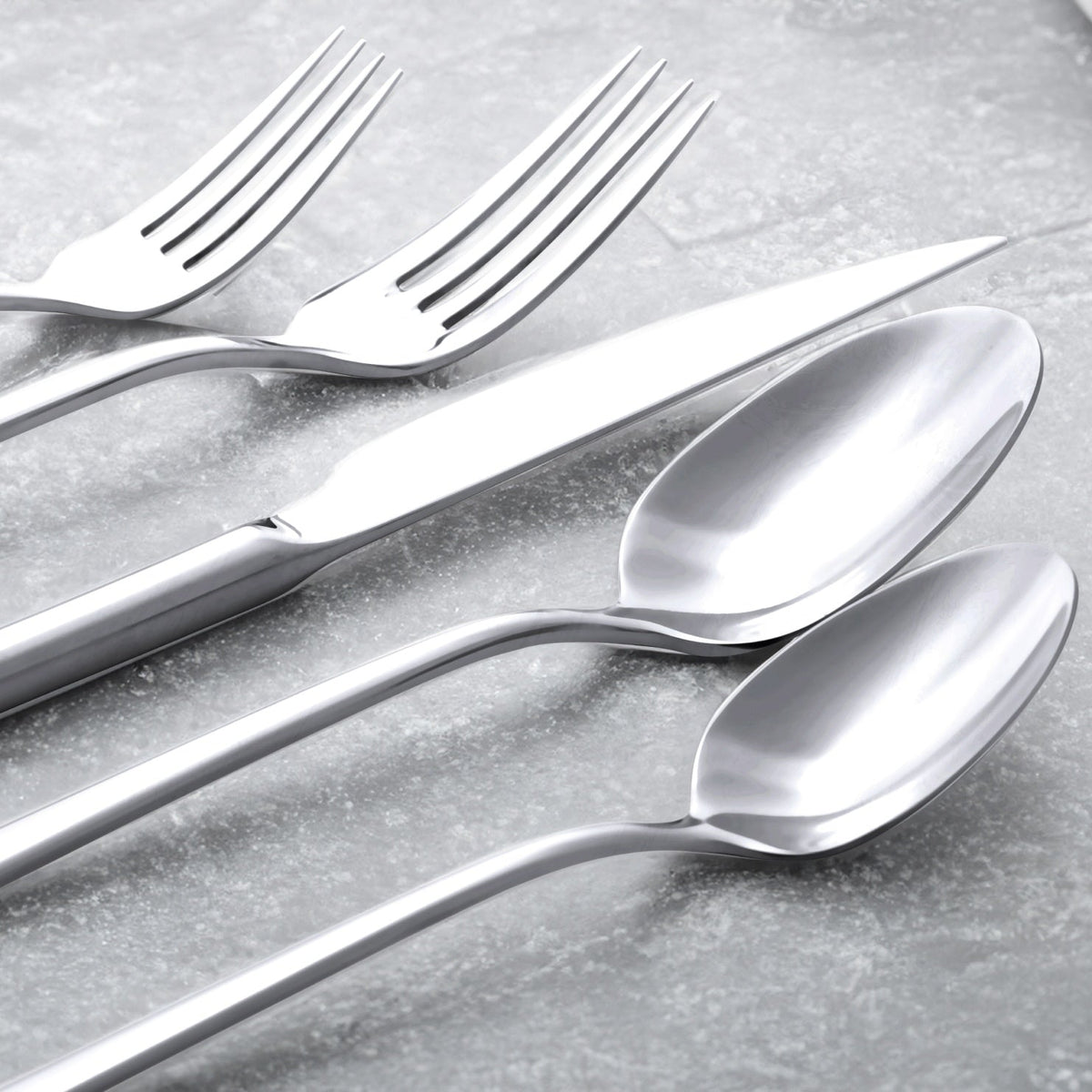 At The Table Emilia Mirror Flatware Set 20 Piece Silver