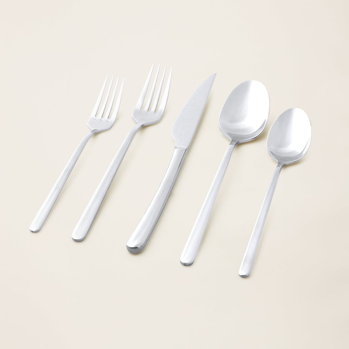 At The Table Emilia Mirror Flatware Set 20 Piece Silver