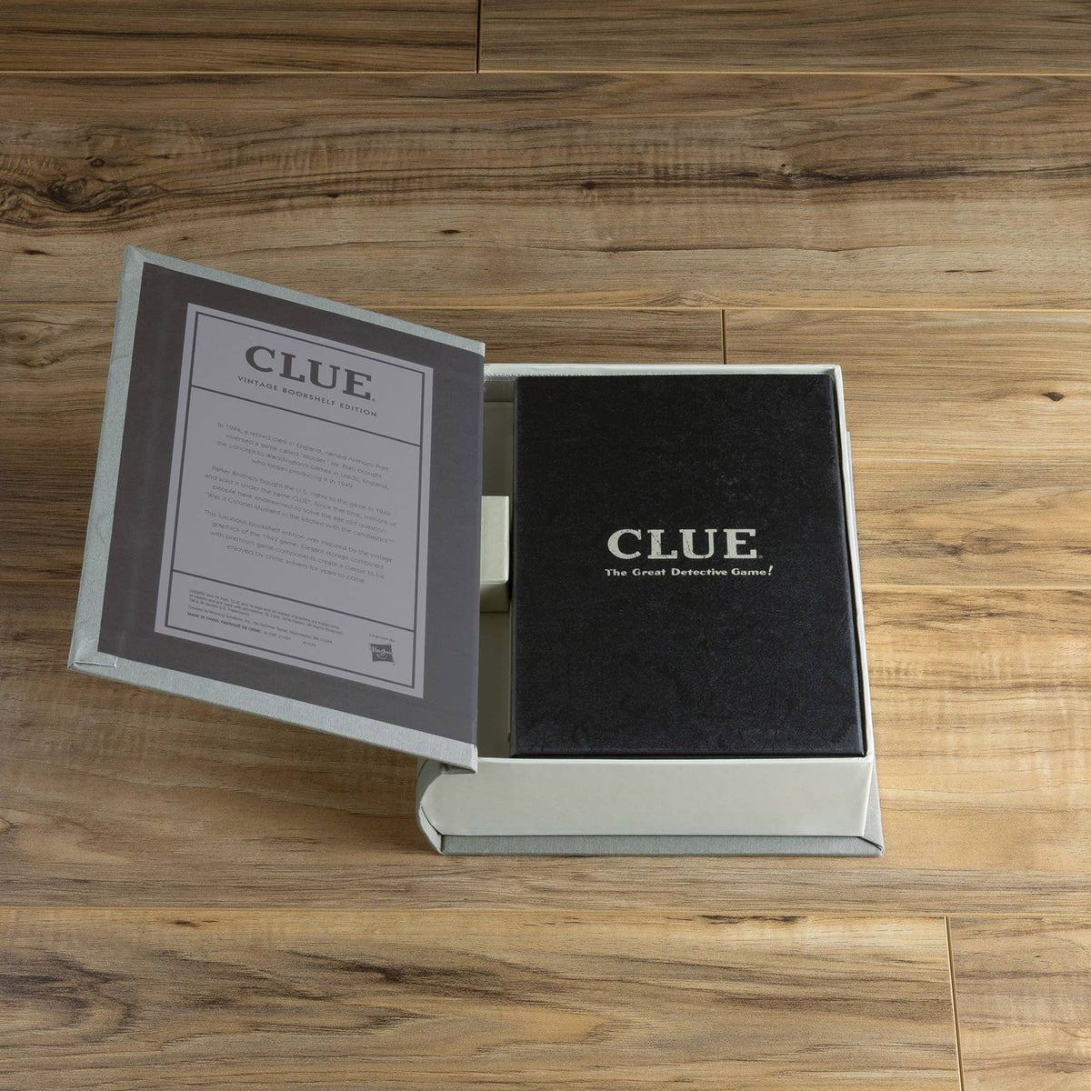 Clue Vintage Bookshelf Edition Classic Literature Game
