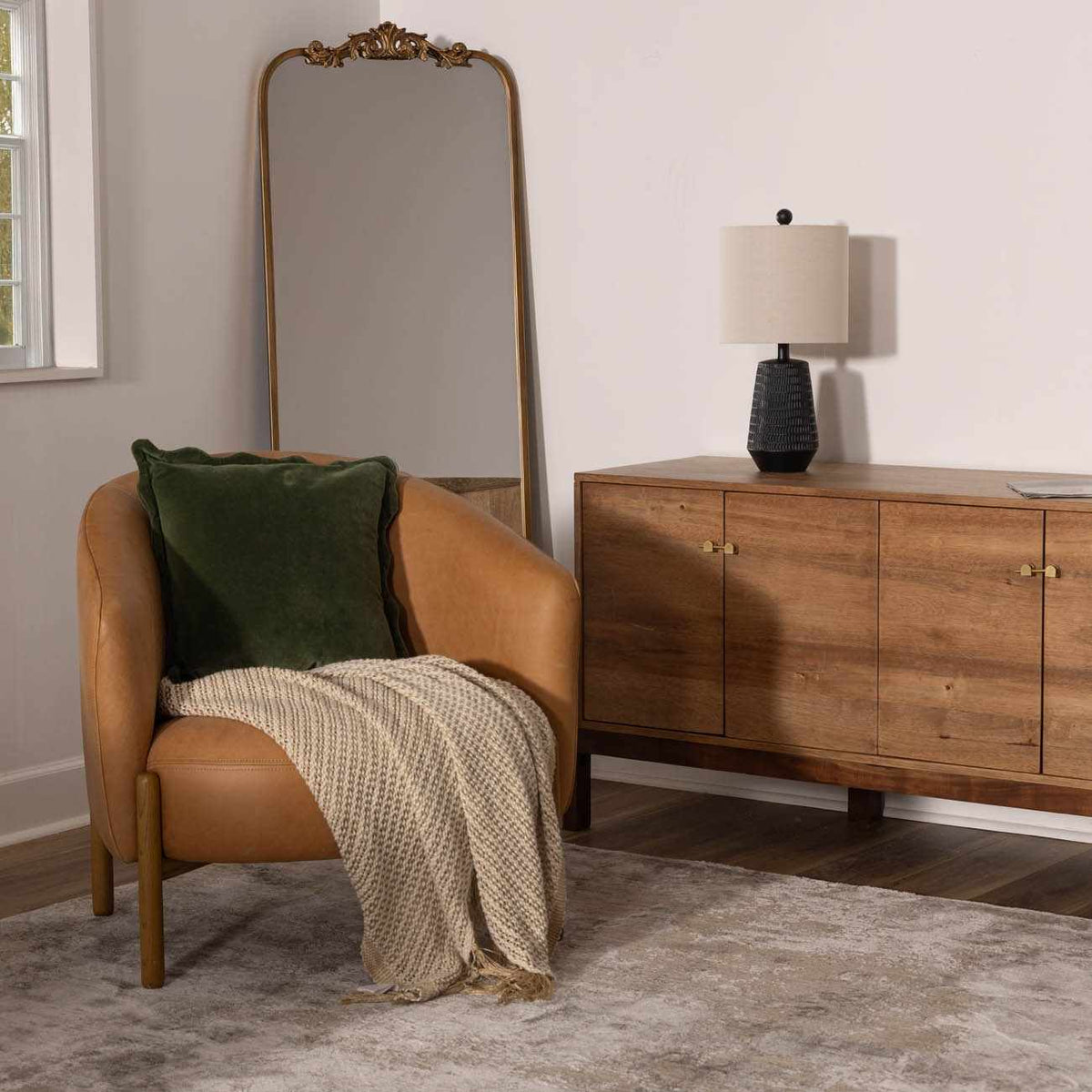 Berehomet Black Resin Table Lamp With Bronze Details And Linen Shade