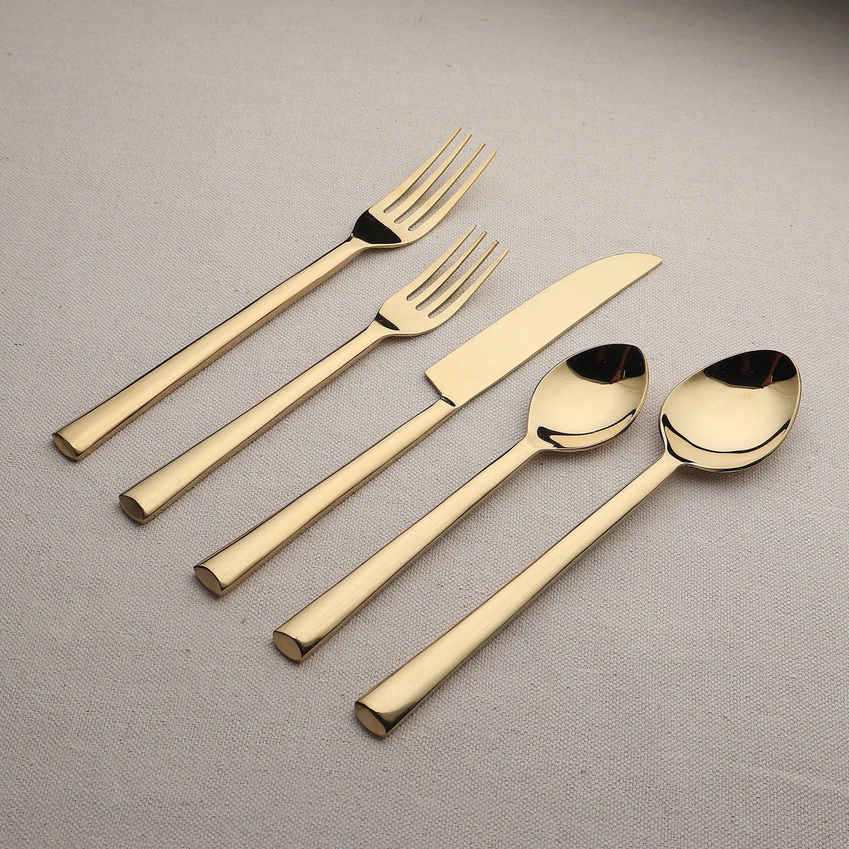 Aurelia Diana PVD Tarnish Resistant Flatware 5 Piece Set