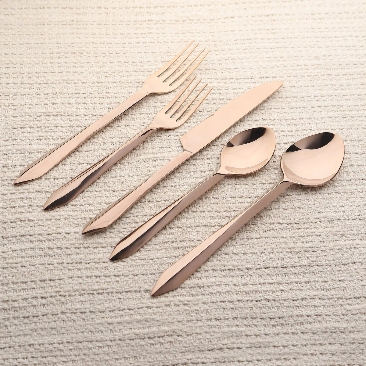 Estique Five Piece PVD Flatware Set Sleek Arrow Modern Design