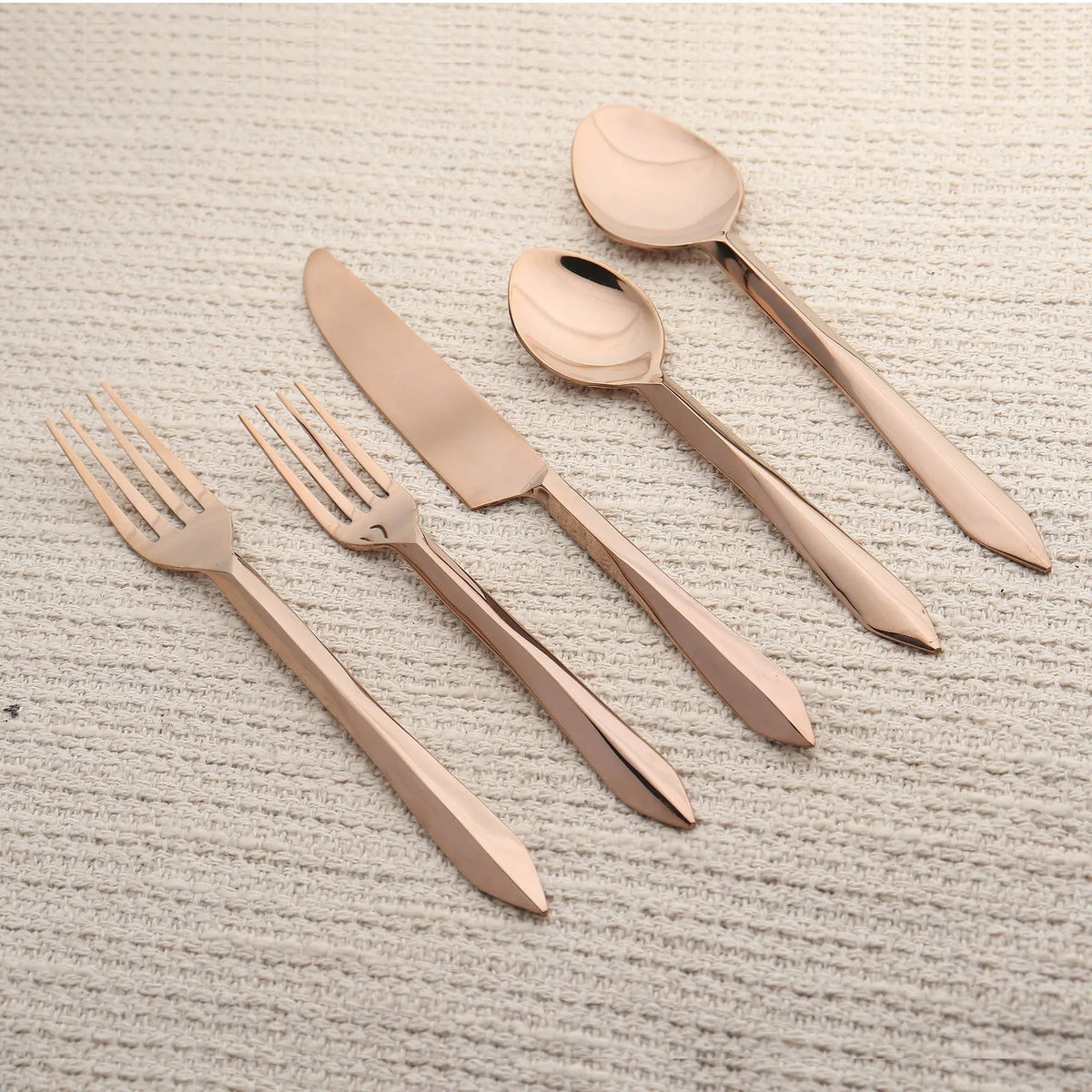 Estique Five Piece PVD Flatware Set Sleek Arrow Modern Design