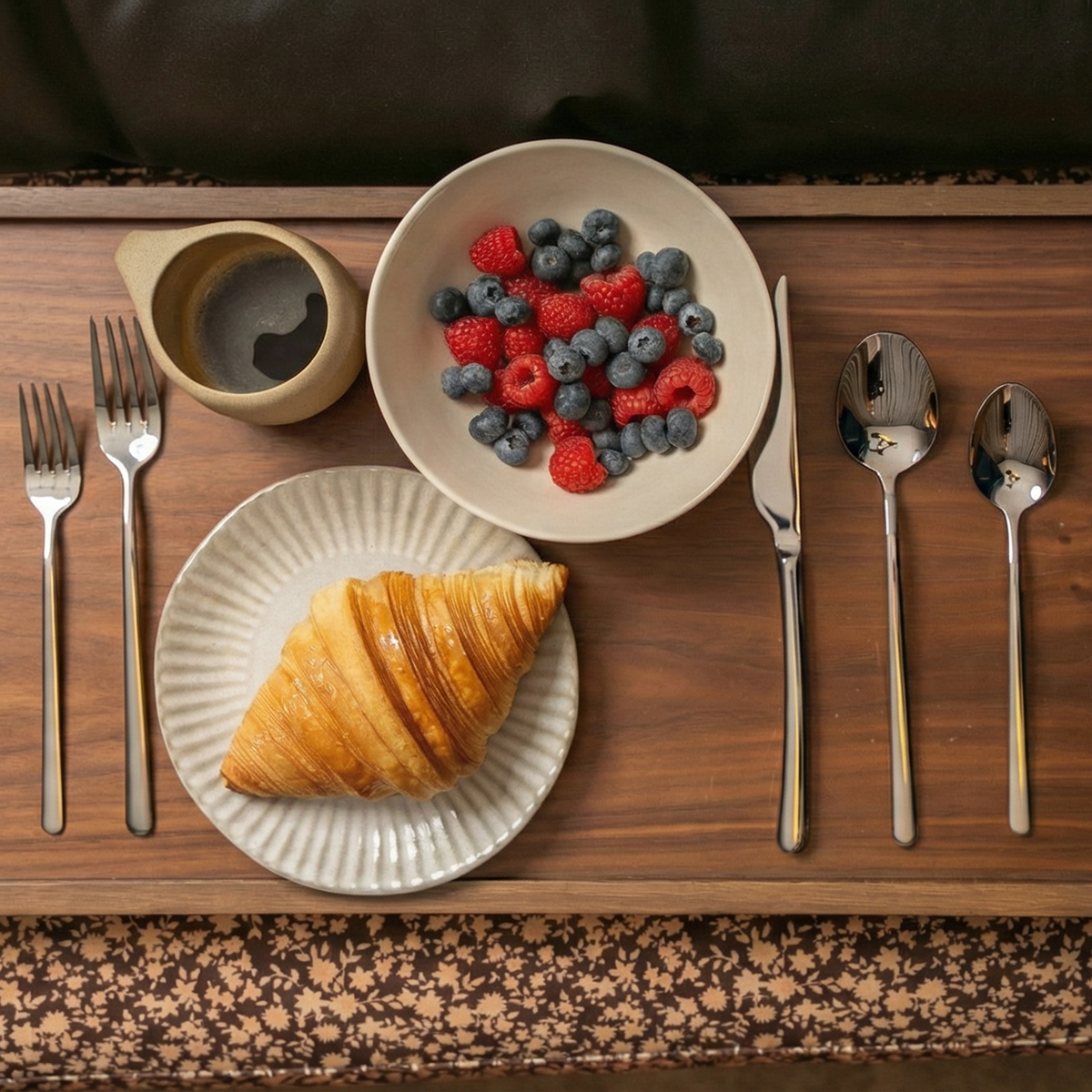 At The Table Emilia Mirror Flatware Set 20 Piece Silver