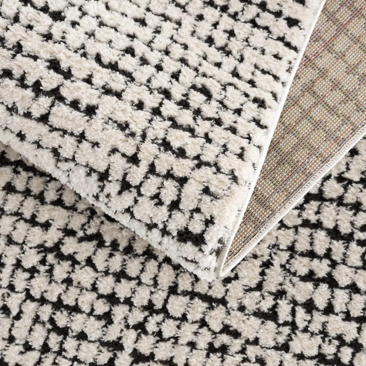 Keita Ivory Black Grid Plush Rug With Luxe High Pile