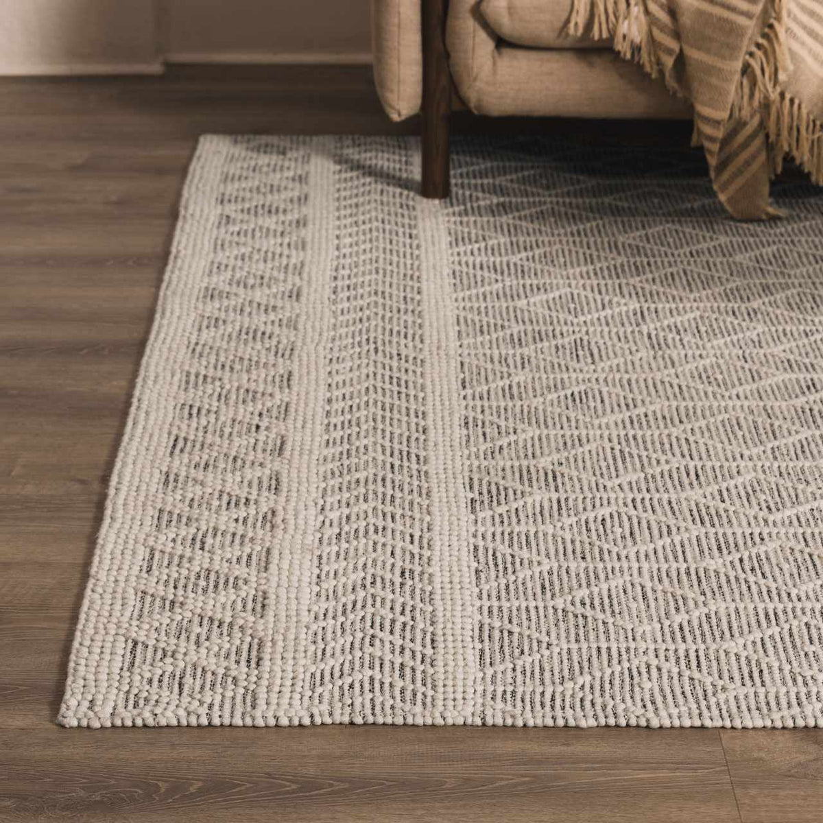 Carolina Handwoven Wool Blend Black And White Area Rug