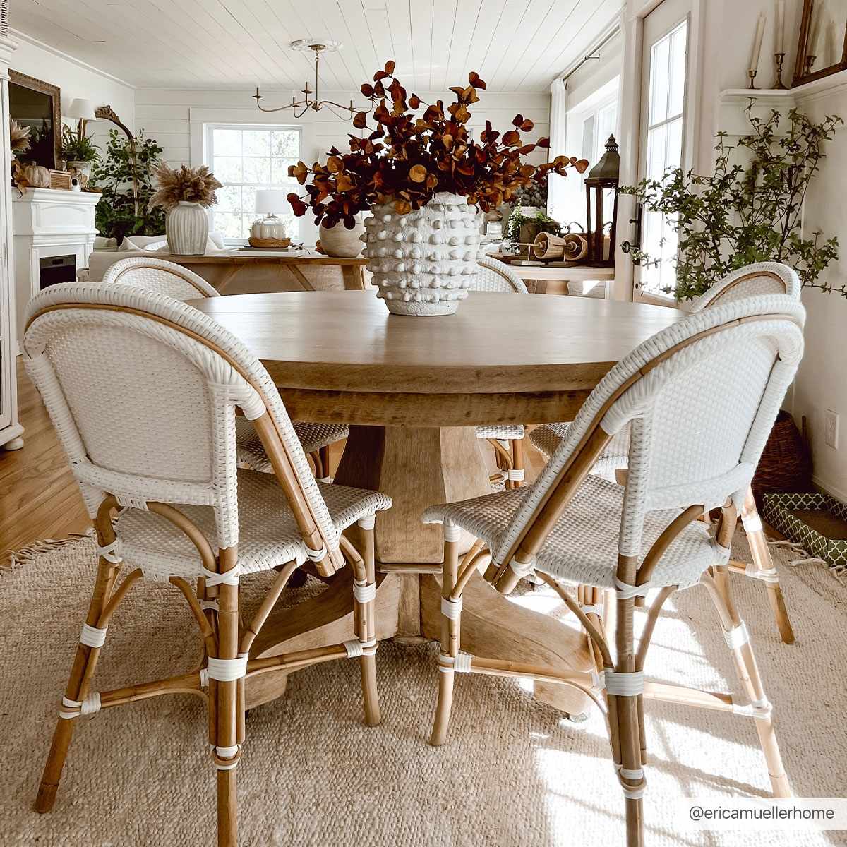 Iantha Handmade Ivory Jute Rug With Custom Shape And Fringe