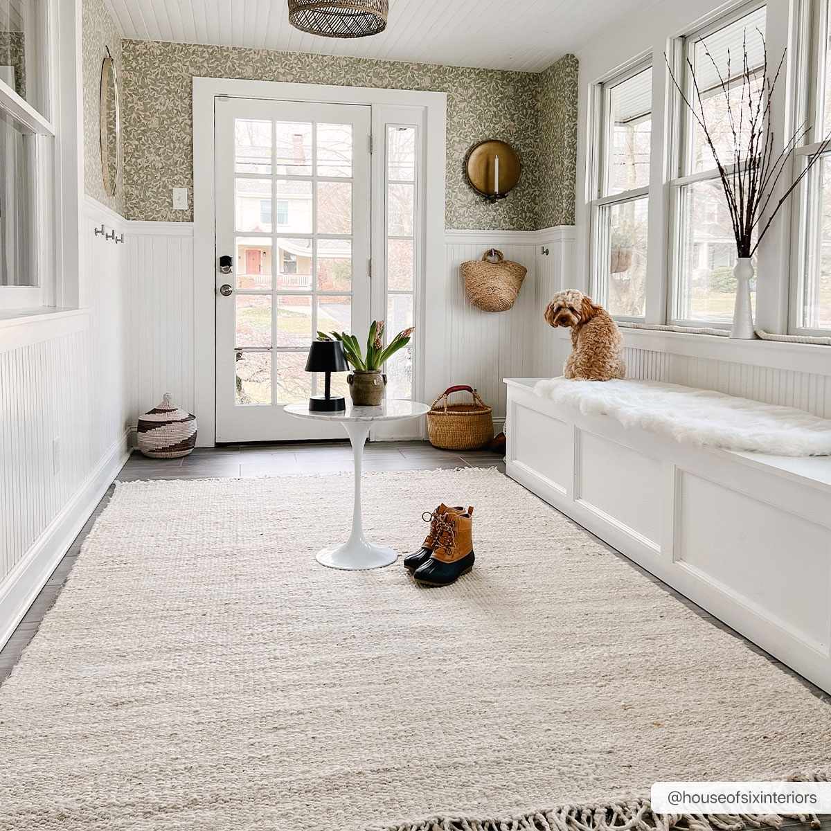 Iantha Handmade Ivory Jute Rug With Custom Shape And Fringe
