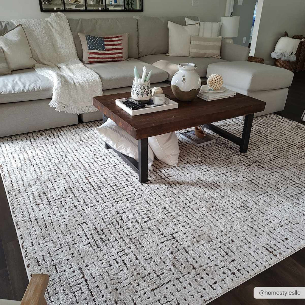 Keita Ivory Black Grid Plush Rug With Luxe High Pile