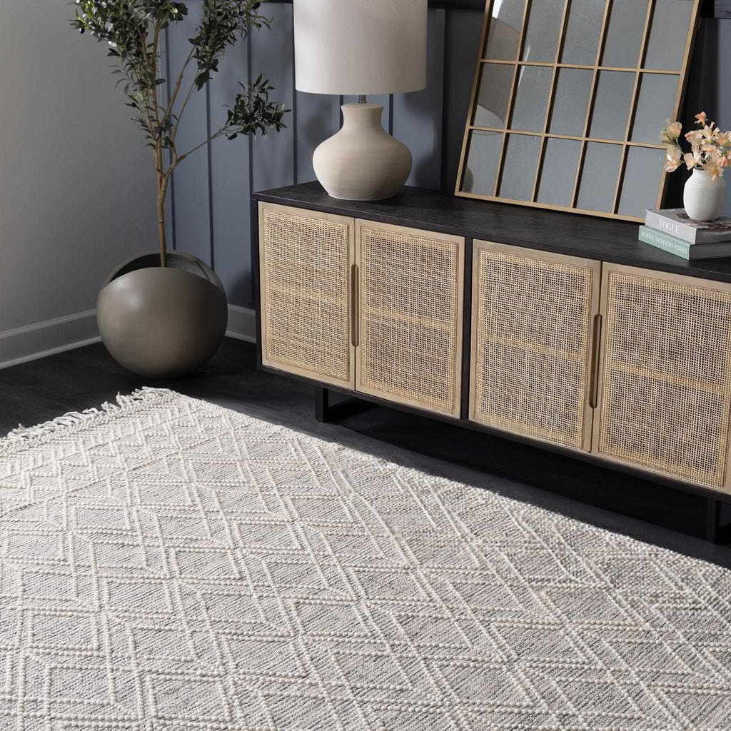 Ramsbury Ivory Black Handcrafted Wool Area Rug