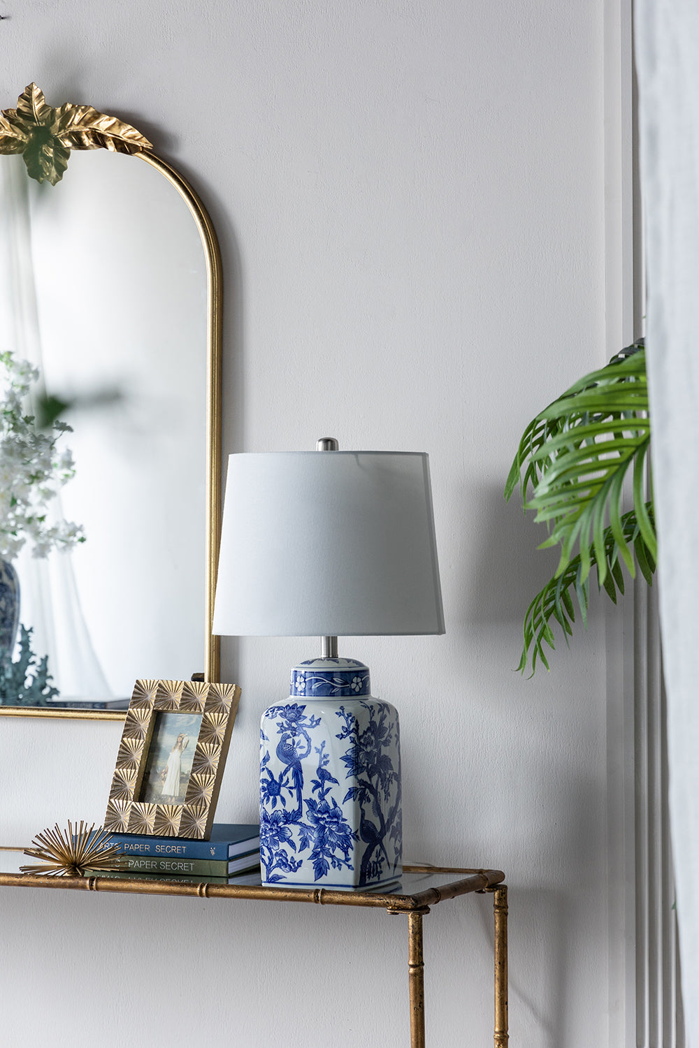 Aura Blue And White Ceramic Vase Lamp With Linen Shade 25 Inch