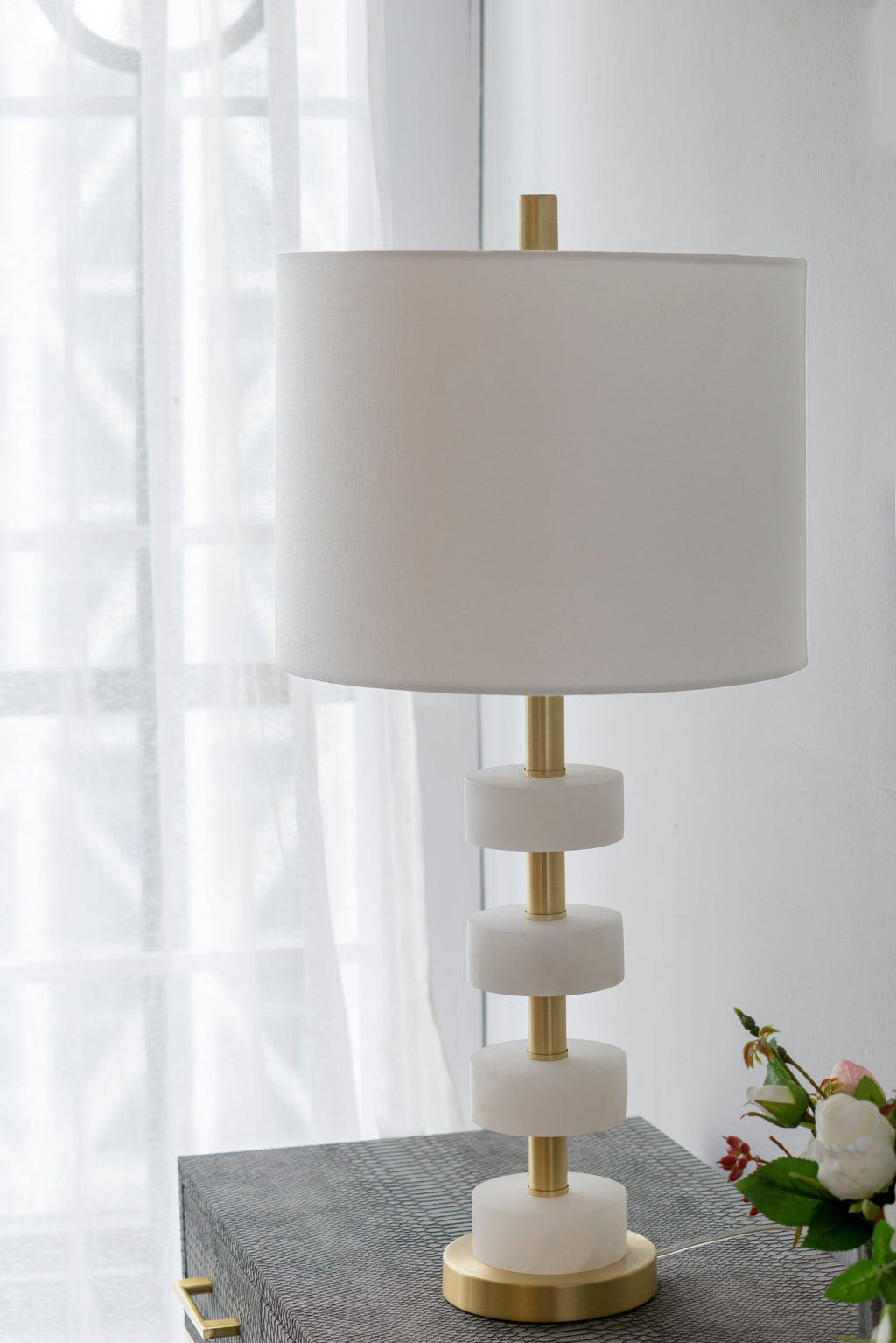 Verona Marble Table Lamp With Brass Metal Frame 13x13x26
