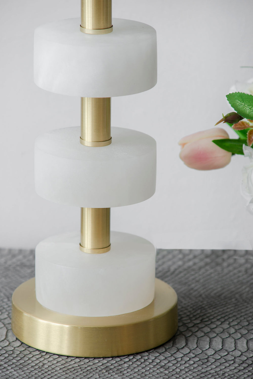 Verona Marble Table Lamp With Brass Metal Frame 13x13x26