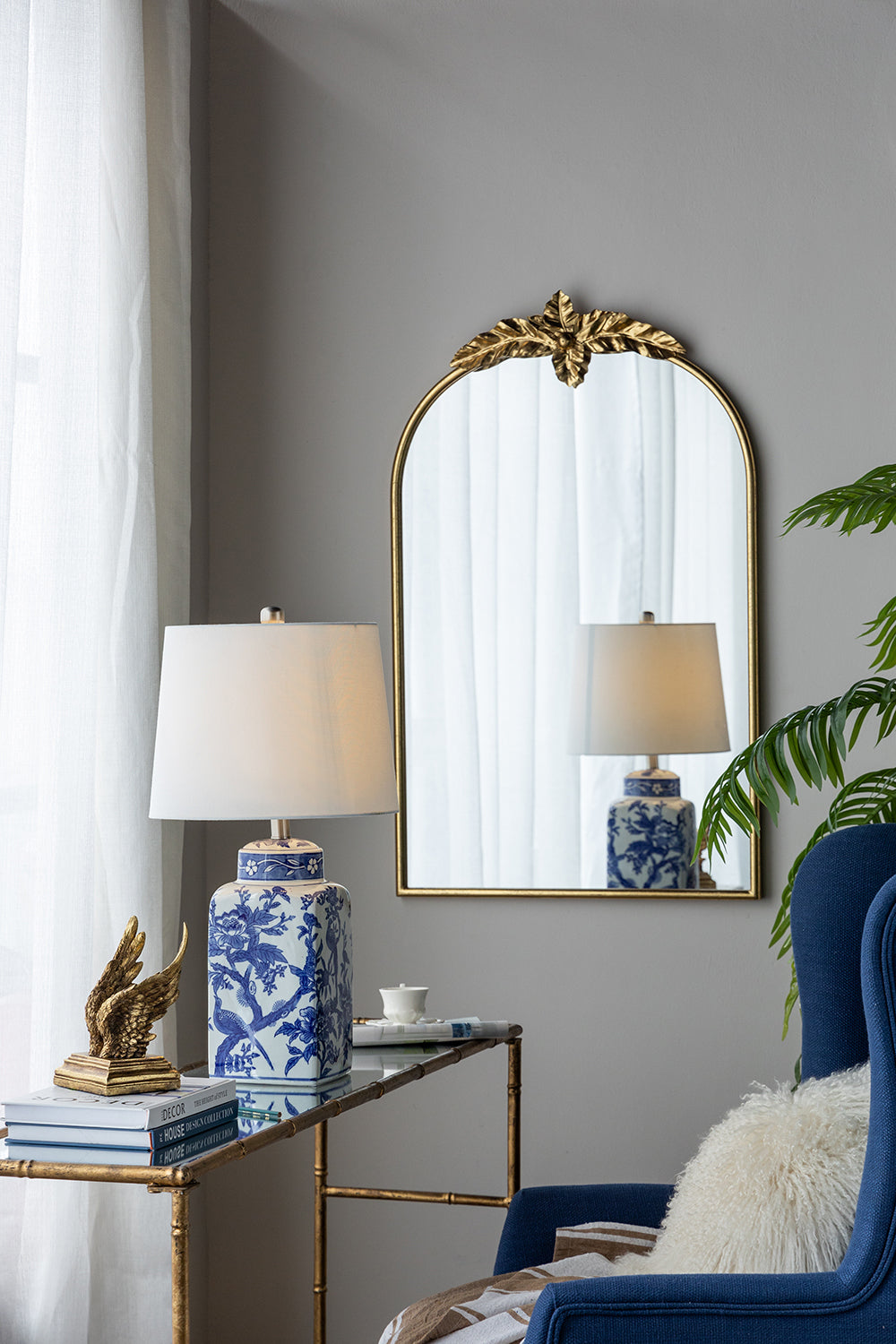Aura Blue And White Ceramic Vase Lamp With Linen Shade 25 Inch